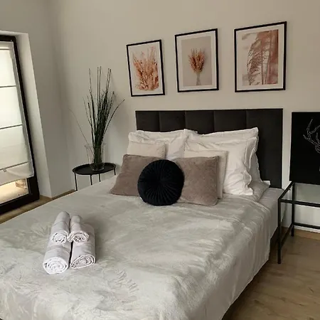 度假居 Dom Na Skraju Lasu Mikołajki